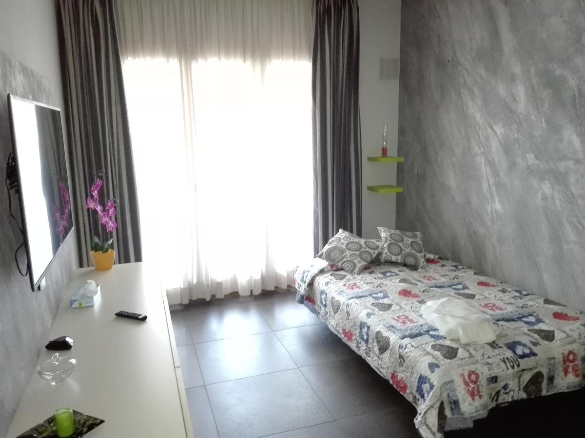 Manu'S Guest Suite Cosenza Exterior photo